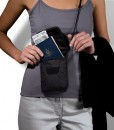 Coversafe 75 Pochette tour de cou Antivol Pacsafe Blk2